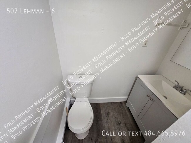 Building Photo - 507 Lehman-6