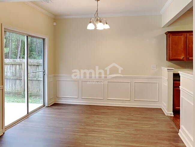 Building Photo - 913 Tamarisk Pl