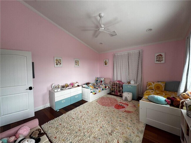 Building Photo - 73 Dye Hill Rd