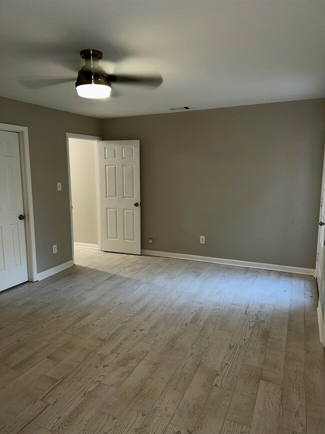 Building Photo - 4834 Sturbridge Ln