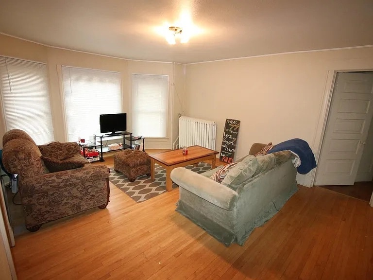 Primary Photo - 177 E 9th St