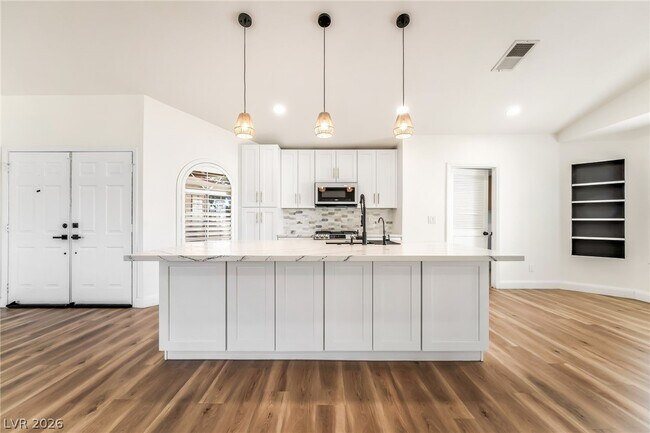 Building Photo - 130 Weatherstone Dr