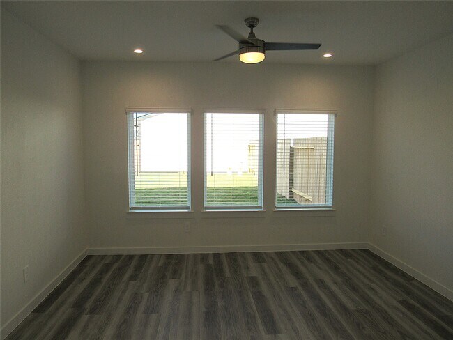 Building Photo - 2807 Glengary River Wy