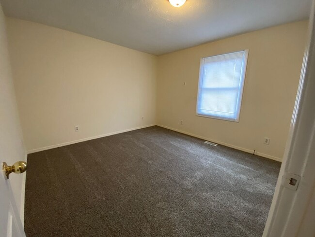 Building Photo - 3 Bedroom House Near the Clear Creek Trail