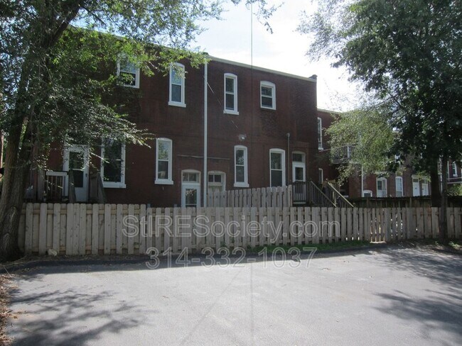 Building Photo - 3849 Juniata St