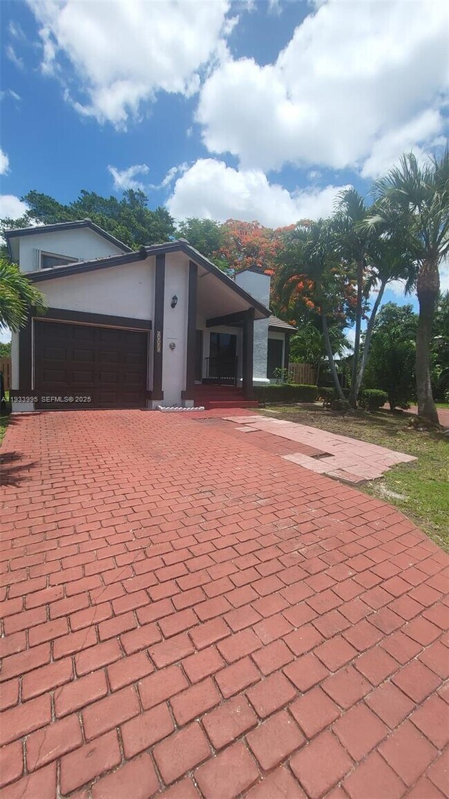 Building Photo - 9535 SW 148th Ave Cir E