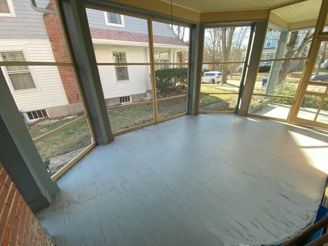 Building Photo - 102 N Washington St