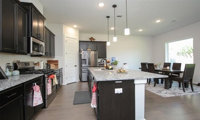 Building Photo - 2103 Pueblito Dr