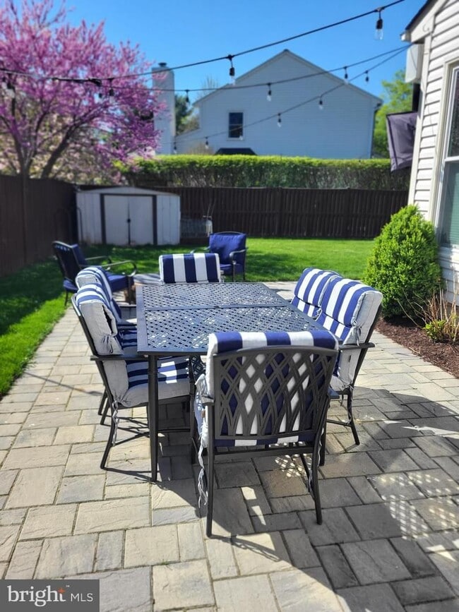 Building Photo - Beautiful 4 Bedroom Home in Potomac Crossing