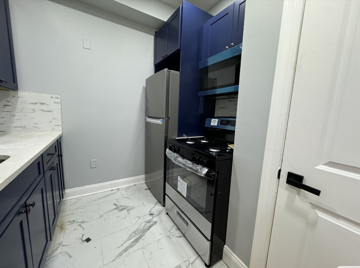 117 Wade St 3J - 124 Wade St