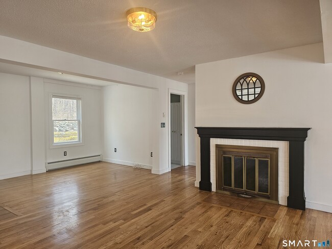 Building Photo - 932 Saybrook Rd