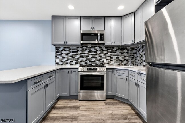 Building Photo - 1582 Irving St