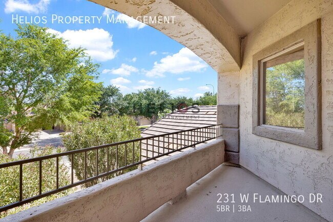 Building Photo - 231 W Flamingo Dr