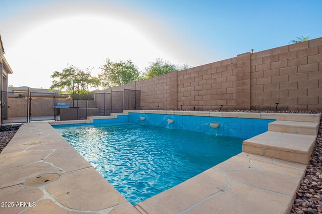 Building Photo - 3438 W Little Hopi Dr