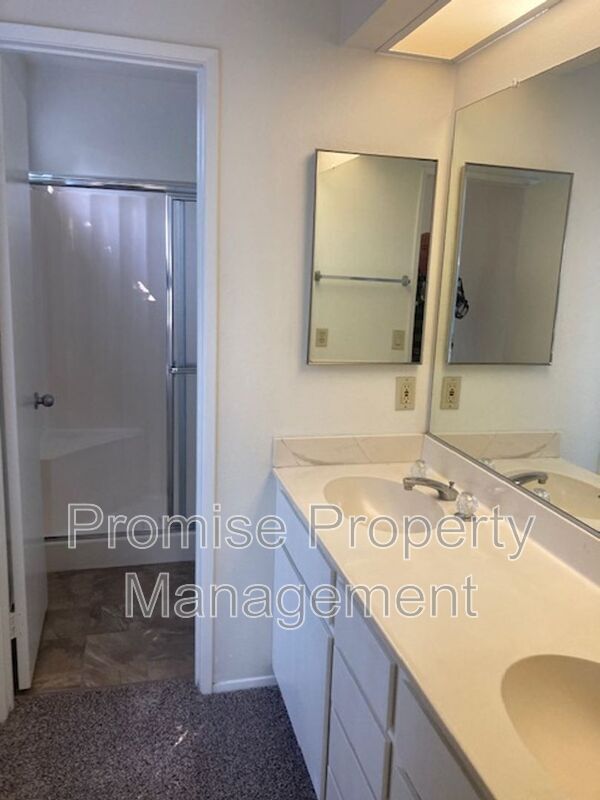 Building Photo - 1744 Calle Platico