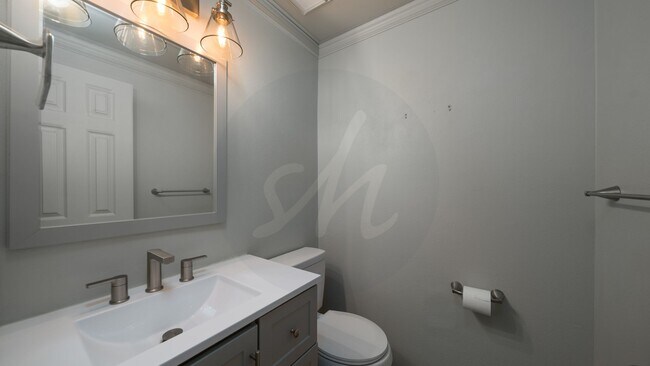 Building Photo - Beautiful 2 Story home in the Heart of Bri...