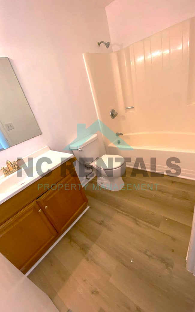 Building Photo - 730 Motor Rd