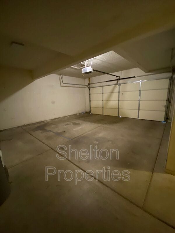 Building Photo - 2232 W Harrison St