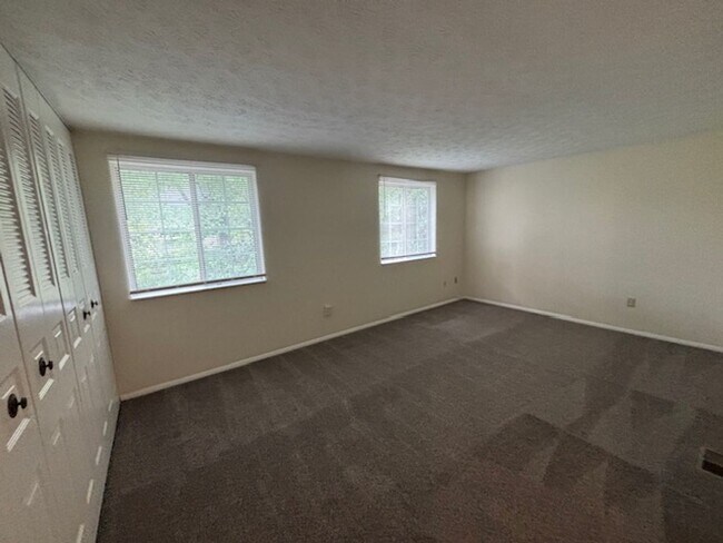 Building Photo - Springleaf Circle