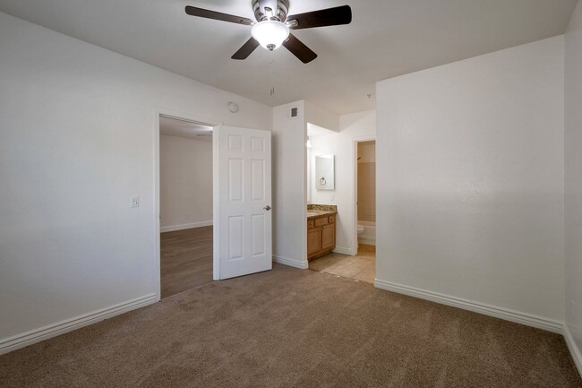 Building Photo - Beautifully upgraded Condo in Scottsdale AZ!