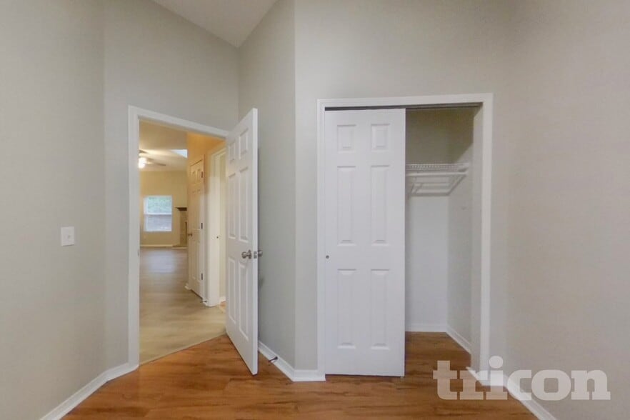 Building Photo - 8195 Radcliff Dr