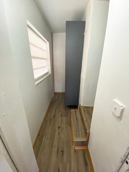 Building Photo - 705 NE 87th St