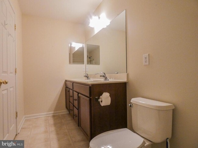 Building Photo - 2105 Lexington Mews