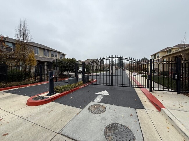 Building Photo - 2021 built two story in Oakdale!