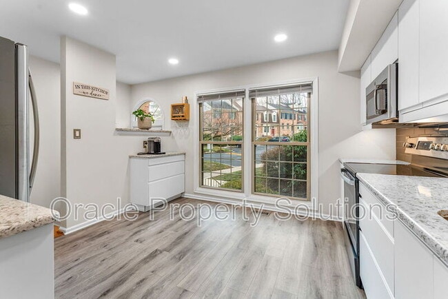 Building Photo - 5461 Grove Ridge Way