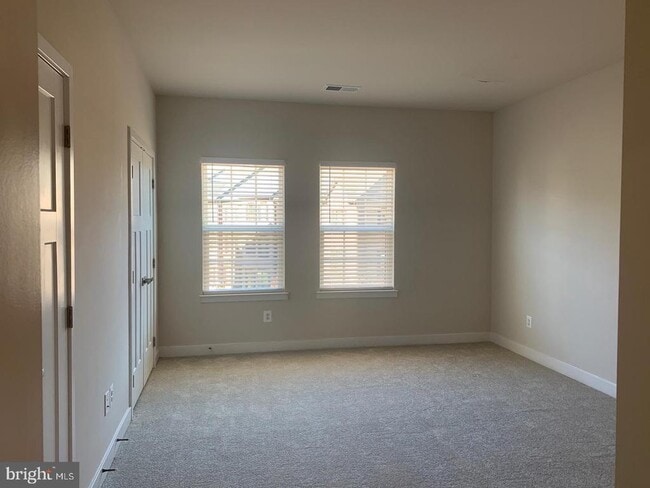Building Photo - 14036 Sunrise Valley Dr