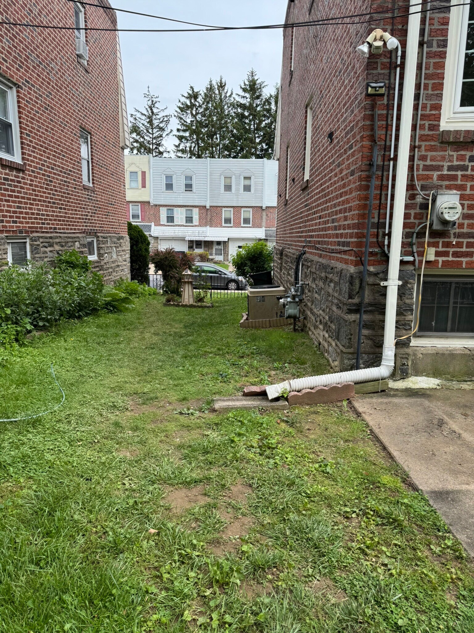 Building Photo - 66 Suburban Ln