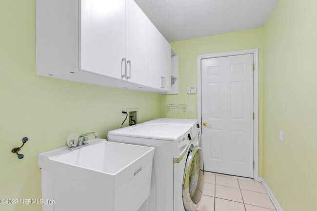 Building Photo - 429 Sea Spray Ln