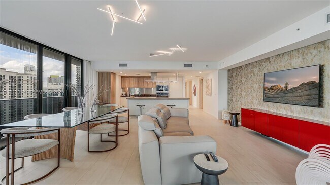 Building Photo - 1000 Brickell Plaza