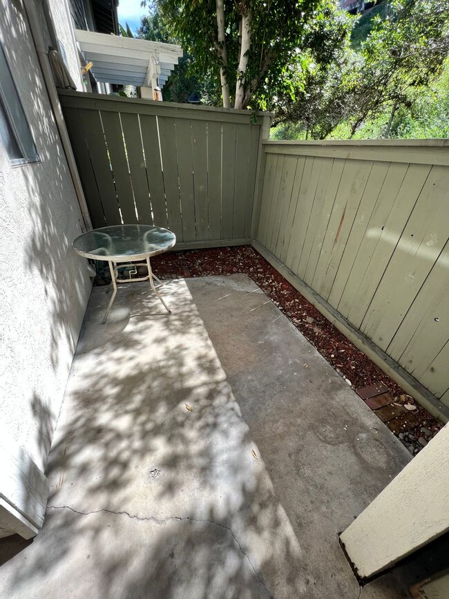 Building Photo - 2 Bed/2.5 Bath Condo at College Park Townh...