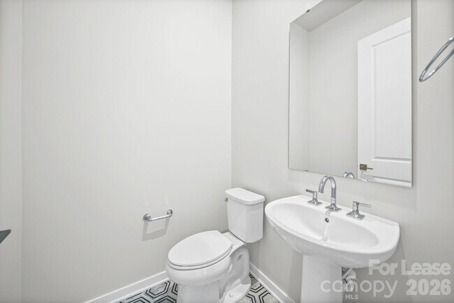 Building Photo - 8016 Brookbank Dr