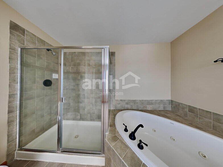 Building Photo - 1979 Cobblestone Dr