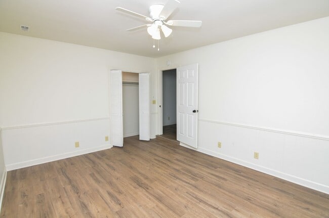 Building Photo - 230 Boxwood