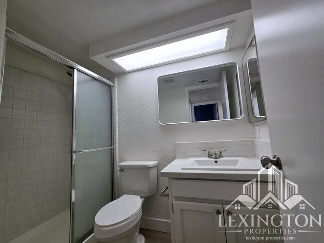 Building Photo - Beautifully Updated, 4BD/3BA, Home in Rocklin – Excellent Location!