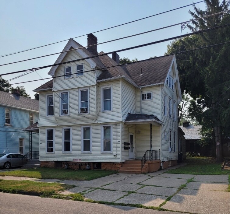 Building Photo - 223 W 16th St