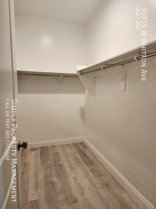 Building Photo - 30939 W Whitton Ave