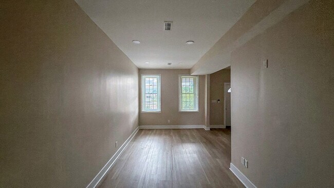 Building Photo - 3411 Reisterstown Rd