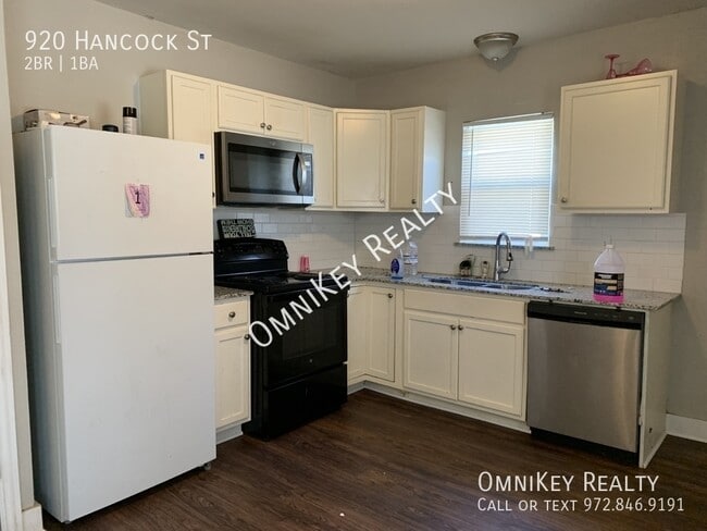 Building Photo - 920 Hancock St