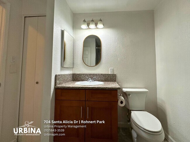Building Photo - 704 Santa Alicia Dr