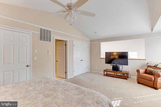 Building Photo - 100 Spring Pl Way