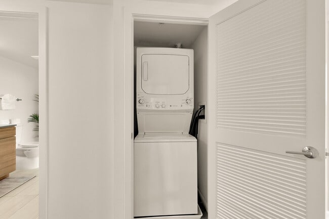 Building Photo - 1548 Spring Hill Rd