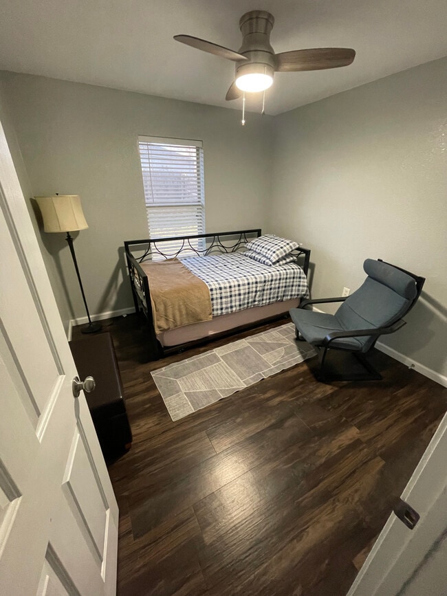 Building Photo - 610 Turley Dr