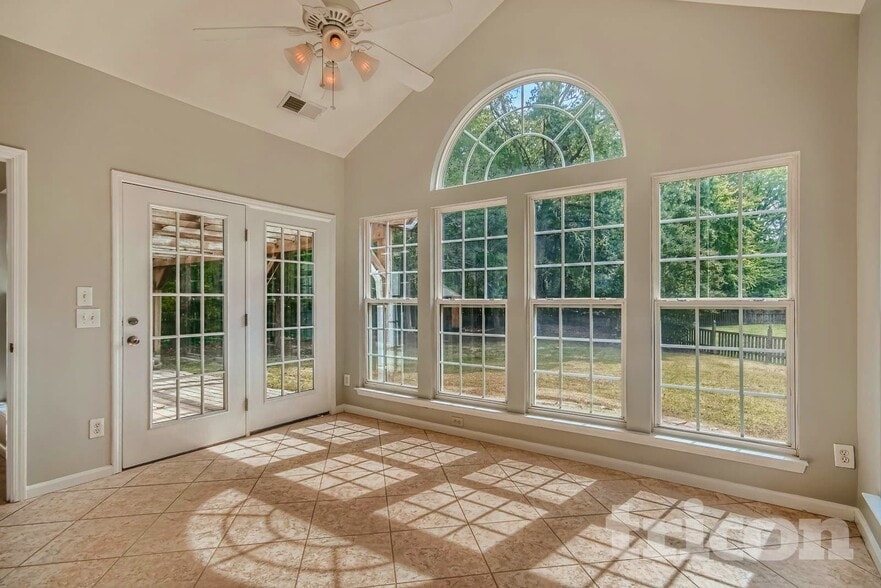 Building Photo - 12722 Golden Sun Ct