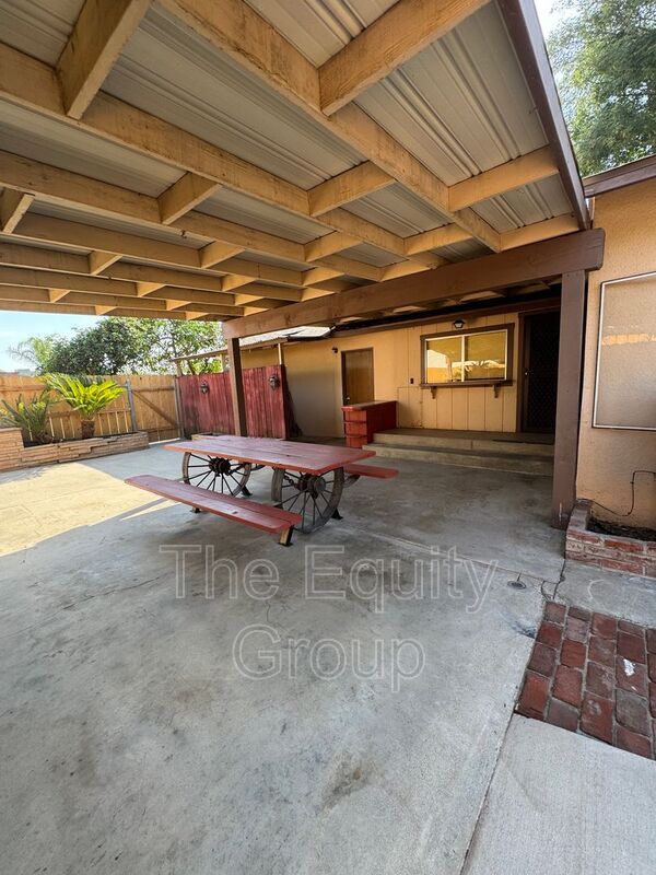 Building Photo - 2710 E Westcott Ave