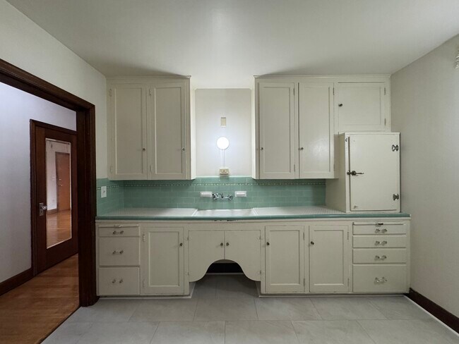 Building Photo - Stephens Properties 1325