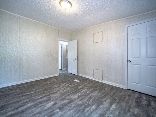 Building Photo - Welcome to this Newly Remodeled  Home in a Stellar Location